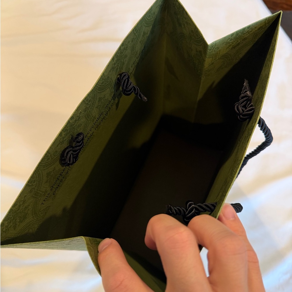 Gucci Gift Bag - Picture 6 of 9